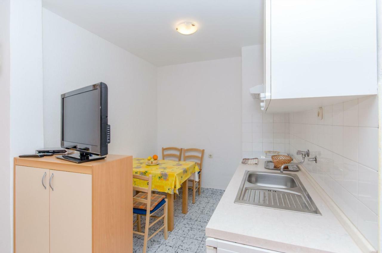 Apartments And Room Sun & Sea พอดโกรา ภายนอก รูปภาพ